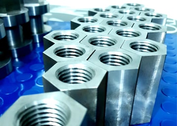 Fabricación de tuercas especiales mediante torneado CNC